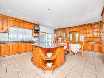 6 Bedroom House For Sale in Schaap Kraal