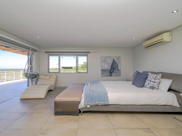 6 Bedroom House For Sale in Seaward Estates