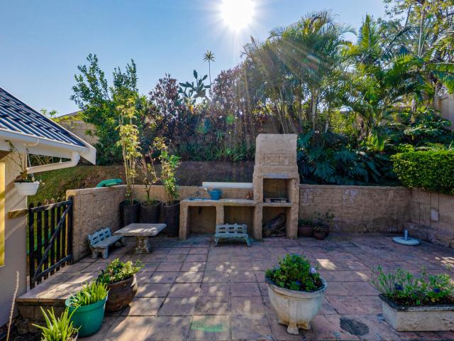 6 Bedroom House For Sale in Shulton Park