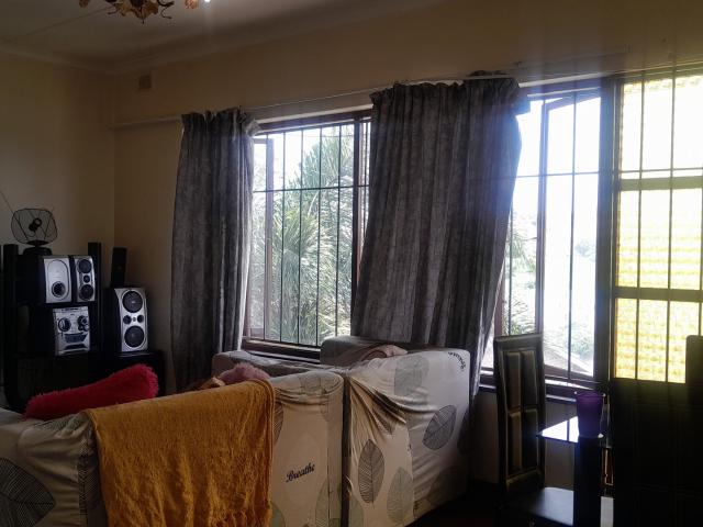 6 Bedroom House For Sale in Springfield