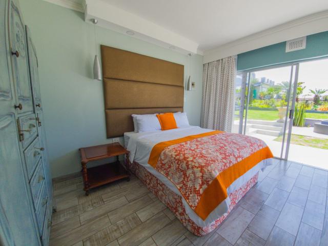 6 Bedroom House For Sale in Port Edward