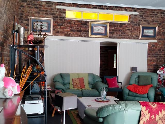 6 Bedroom House For Sale in Parys