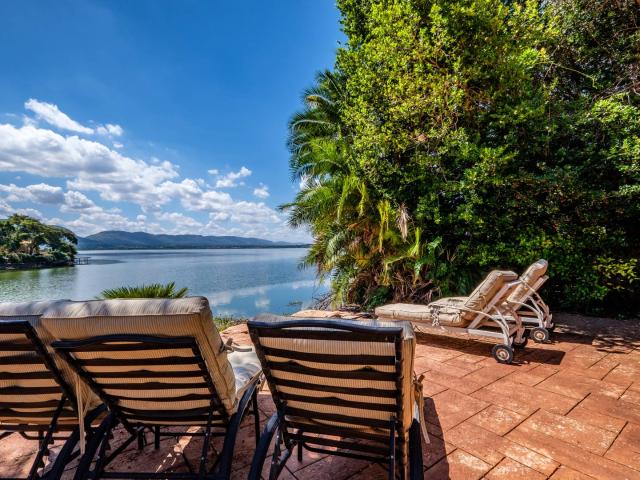 6 Bedroom House For Sale in Pecanwood Estate