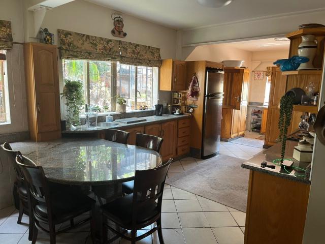 6 Bedroom House For Sale in Pretoria North