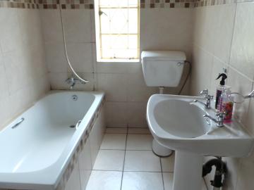 6 Bedroom House For Sale in Primrose East