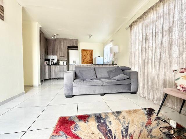 6 Bedroom House For Sale in Protea Glen