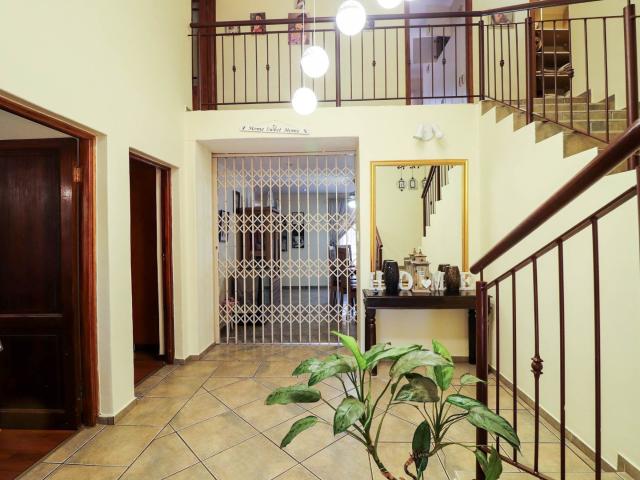6 Bedroom House For Sale in Protea Park