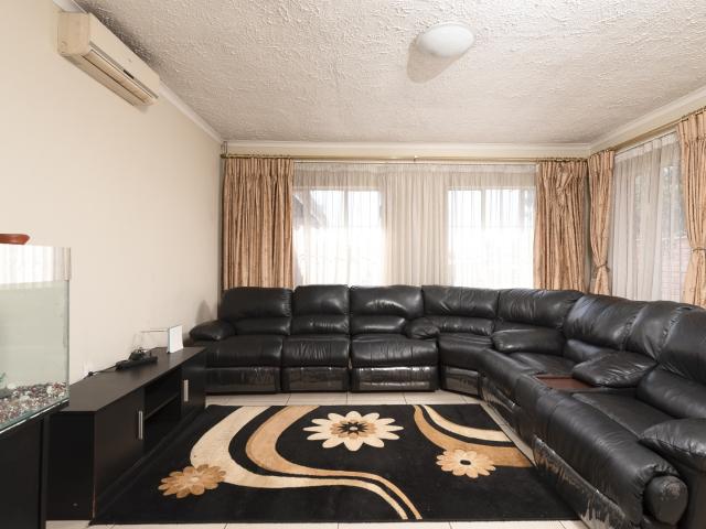 6 Bedroom House For Sale in Roseacre