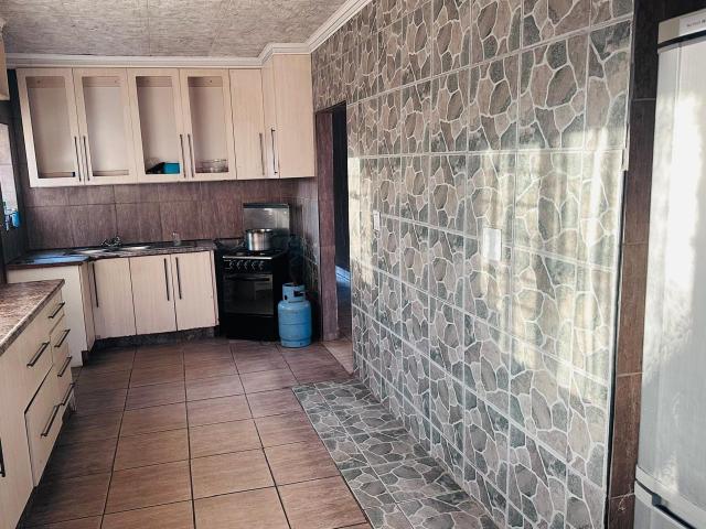 6 Bedroom House For Sale in Randfontein Central