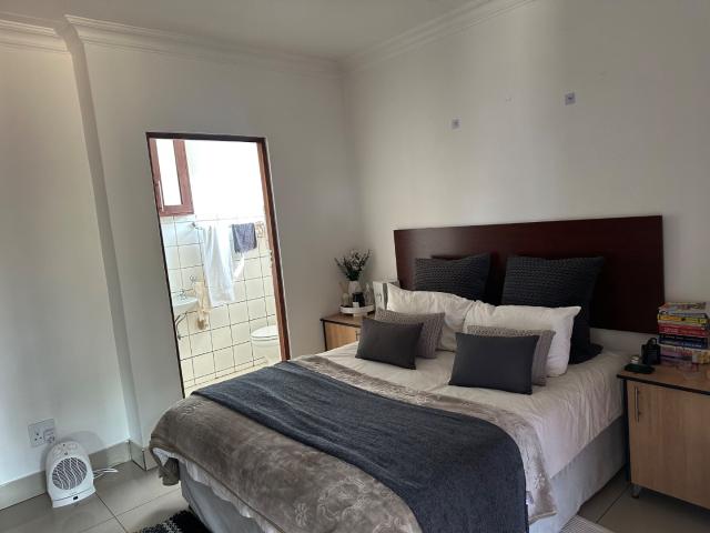 6 Bedroom House For Sale in Reyno Ridge