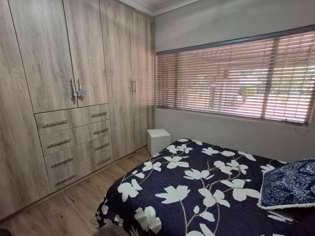 6 Bedroom House For Sale in Rensburg