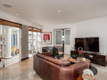 6 Bedroom House For Sale in River Club