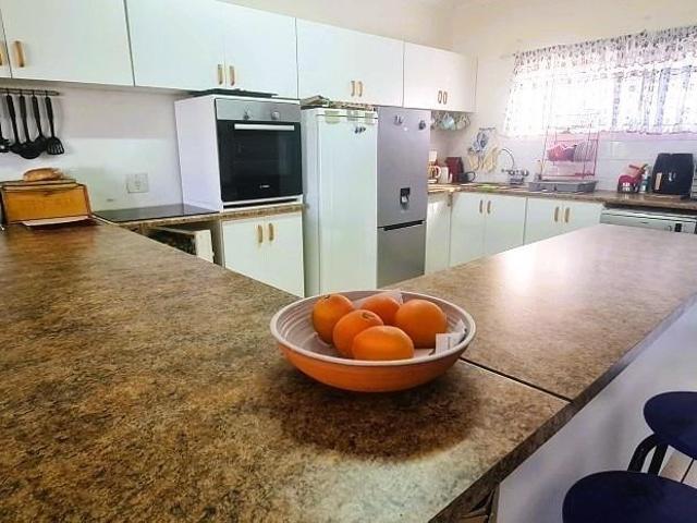 6 Bedroom House For Sale in Woodgrange