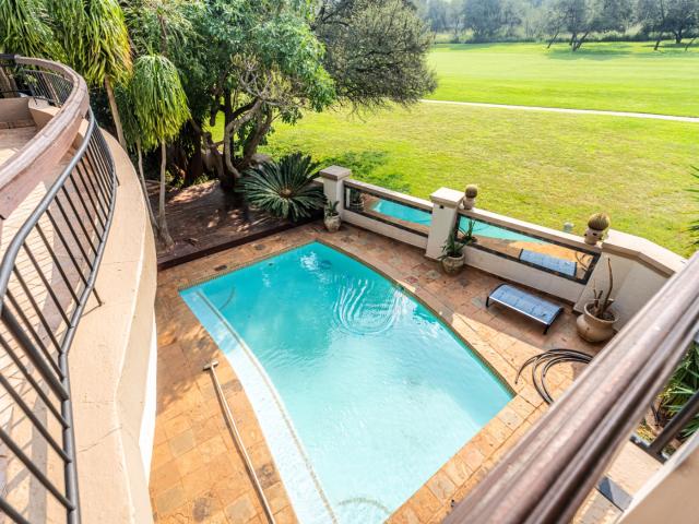 6 Bedroom House For Sale in Woodhill Golf Estate
