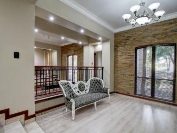 6 Bedroom House For Sale in Woodhill Golf Estate