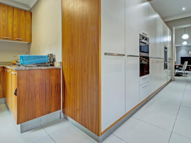 6 Bedroom House For Sale in Woodhill Golf Estate