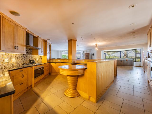 6 Bedroom House For Sale in Woodhill Golf Estate