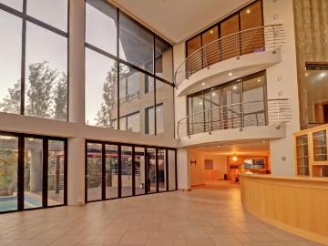 6 Bedroom House For Sale in Woodhill Golf Estate