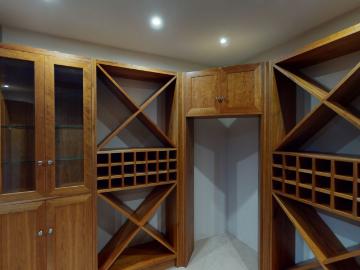 6 Bedroom House For Sale in Woodhill Golf Estate