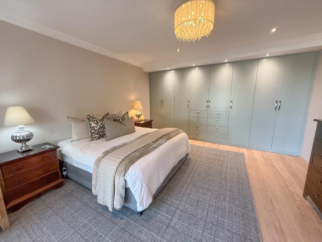 6 Bedroom House For Sale in Waterkloof