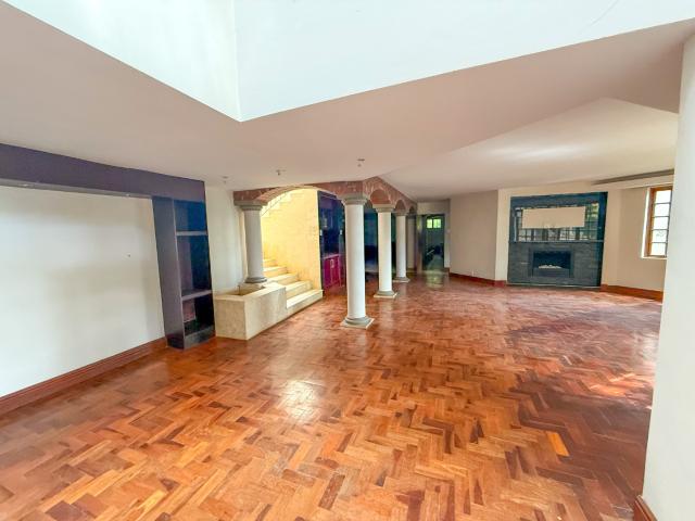 6 Bedroom House For Sale in Waterkloof