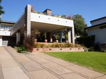 6 Bedroom House For Sale in Waterkloof