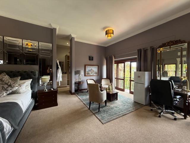 6 Bedroom House For Sale in Waterkloof Heights
