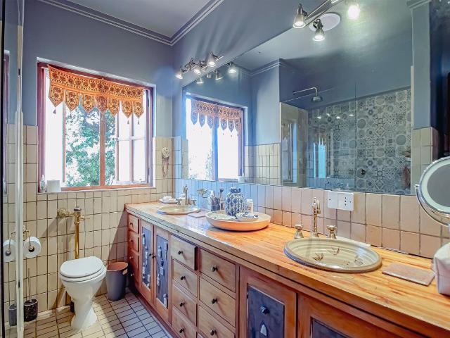 6 Bedroom House For Sale in Waterkloof Ridge