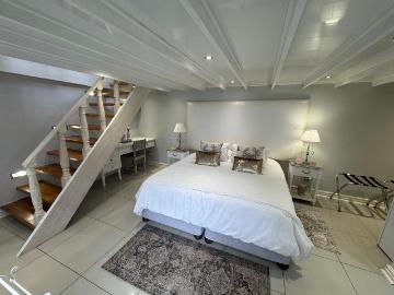 6 Bedroom House For Sale in Waverley