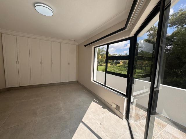 6 Bedroom House For Sale in Wapadrand