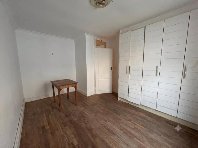 6 Bedroom House For Sale in Westgate