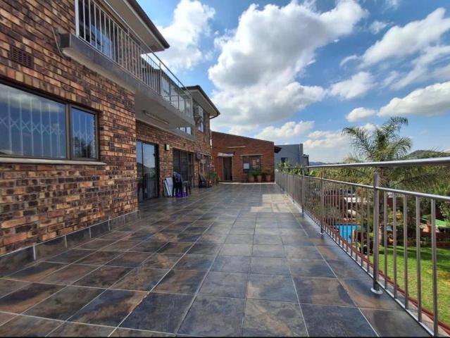 6 Bedroom House For Sale in Winchester Hills