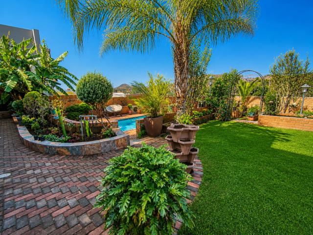 6 Bedroom House For Sale in Winchester Hills