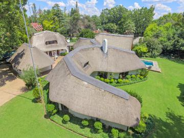 6 Bedroom House For Sale in Windsor On Vaal
