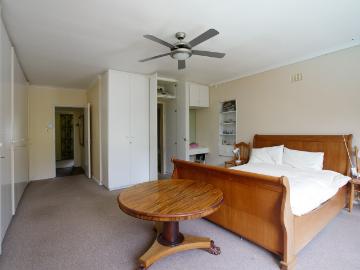 6 Bedroom House For Sale in Tokai