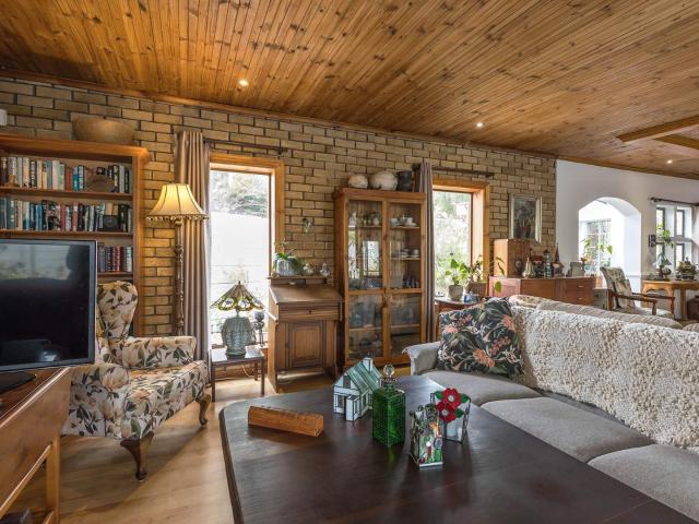 6 Bedroom House For Sale in Tijgerhof