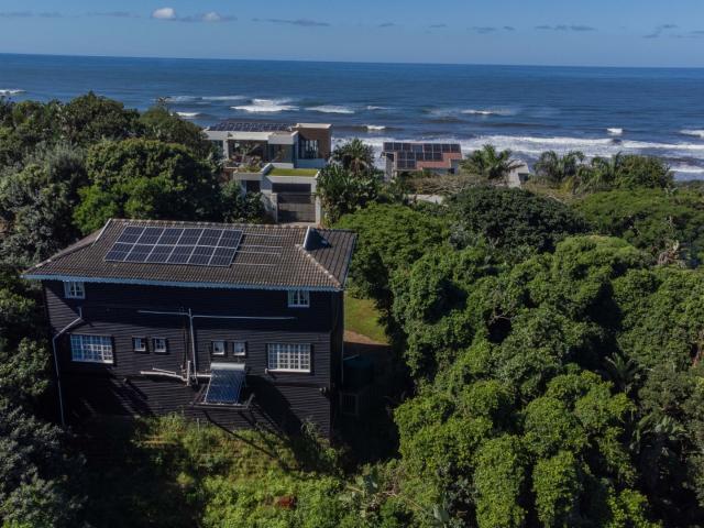 6 Bedroom House For Sale in Trafalgar