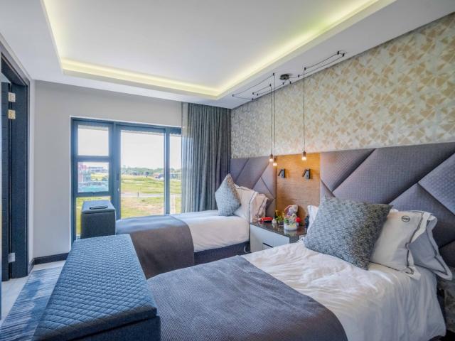 6 Bedroom House For Sale in Umhlanga Ridge