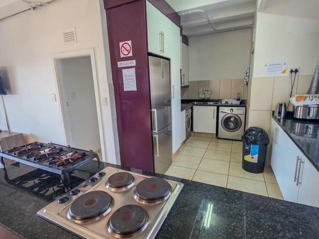 6 Bedroom House For Sale in Uvongo Beach