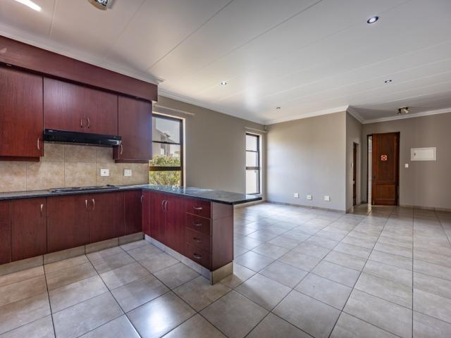 6 Bedroom House For Sale in Zambezi Country Estate