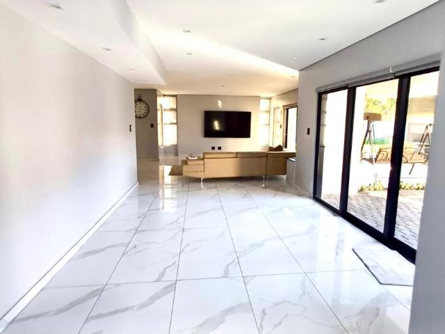 6 Bedroom House For Sale in Zwartkop