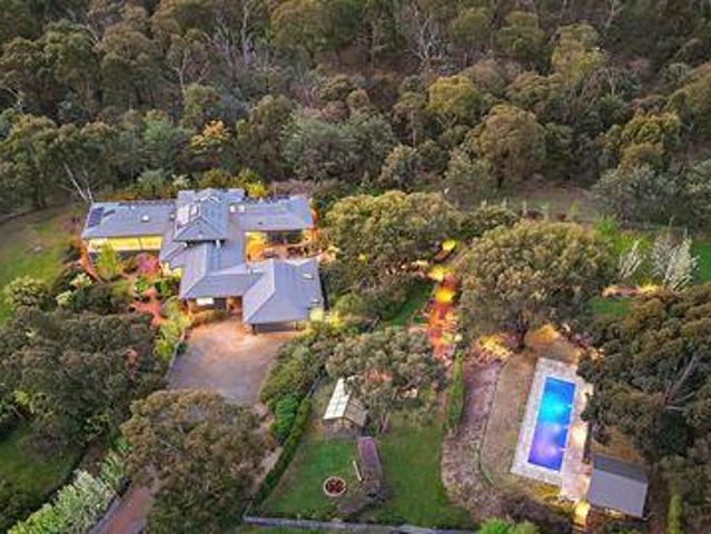 6 Bedroom House Flowerdale Victoria LS104073662
