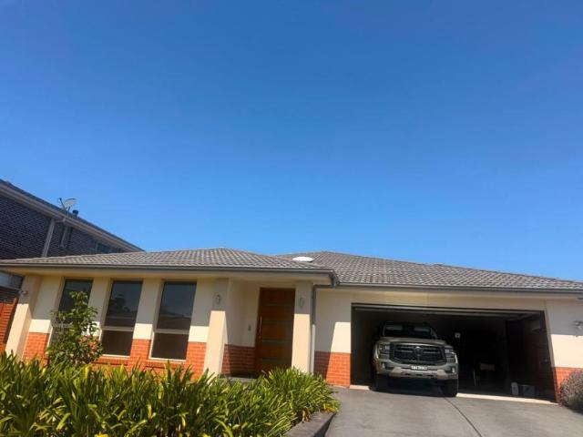 6 Bedroom House Kellyville, NSW 105646077
