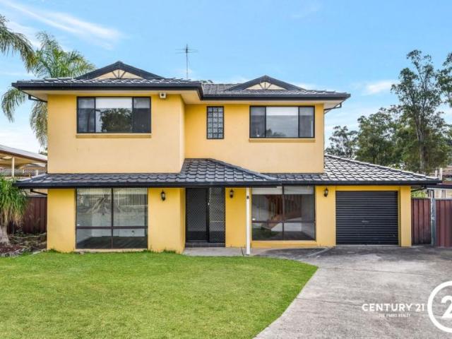 6 Bedroom House Hassall Grove, 105137905