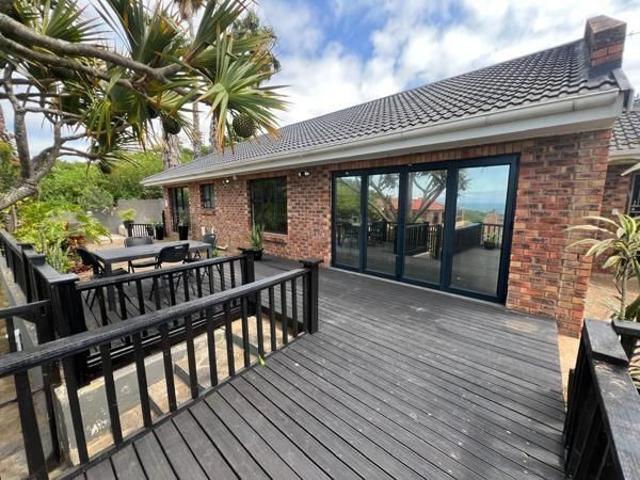 6 Bedroom House in Cintsa East