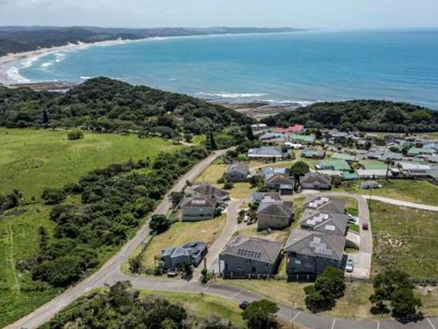 6 Bedroom House in Cintsa