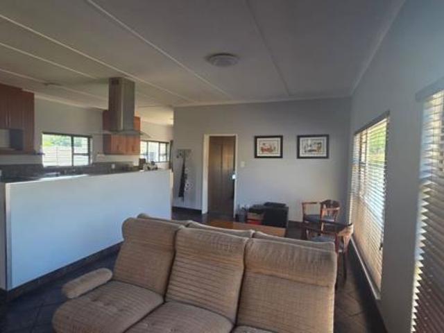 6 Bedroom House in Bethlehem Central
