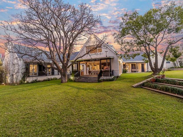 6 Bedroom House in Birdhaven