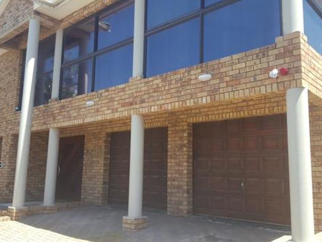 6 Bedroom House in Bluewater Bay