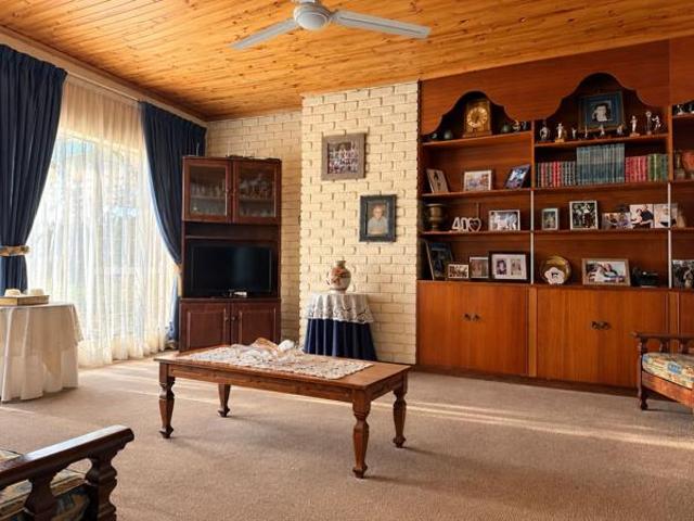 6 Bedroom House in Greenhills
